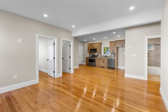 Building Photo - 31 Woodale Ave