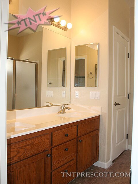 Building Photo - House in Willow Hills HOA