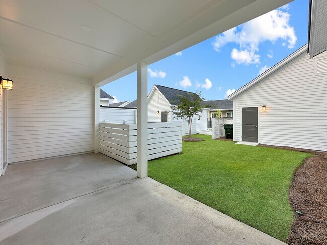 Building Photo - Luxury Townhome in Midtown Nexton