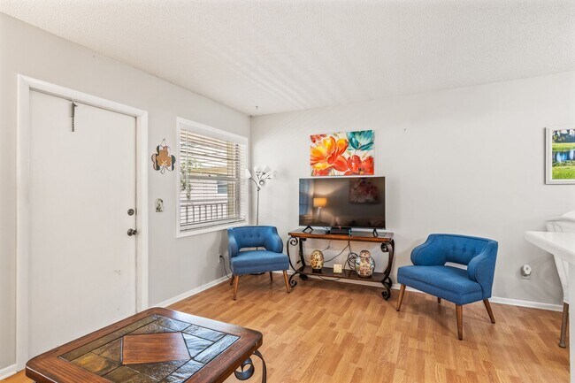 Building Photo - 11 Vis Gdns Trl