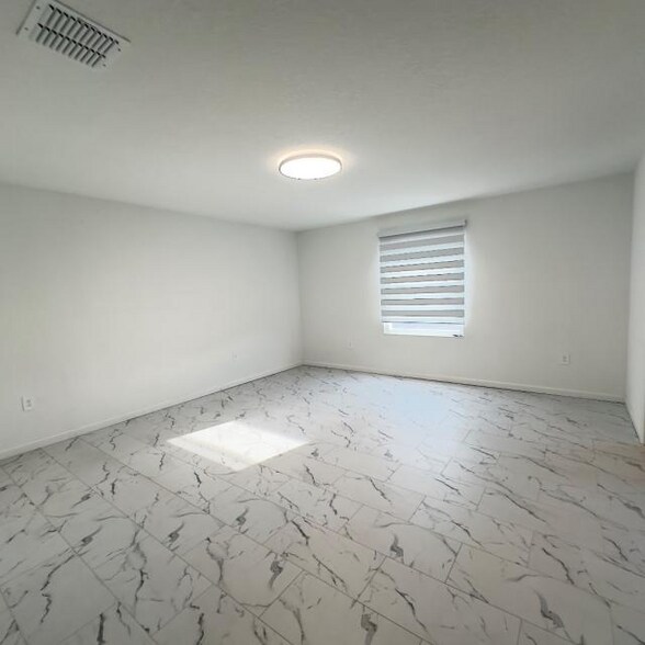 Building Photo - 1002 John Jacob Rd