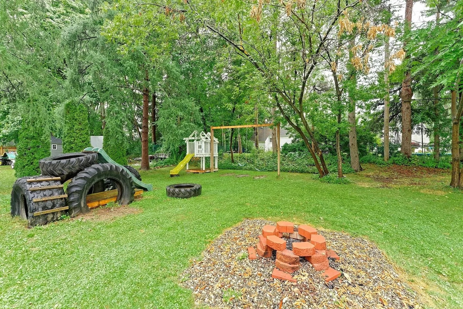 Building Photo - 1153 S Country Club Dr