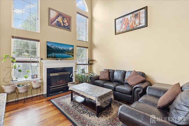 Building Photo - 302 Berkshire Dr