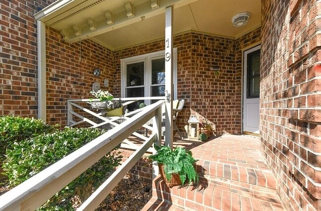 Building Photo - FIRST MONTH FREE!