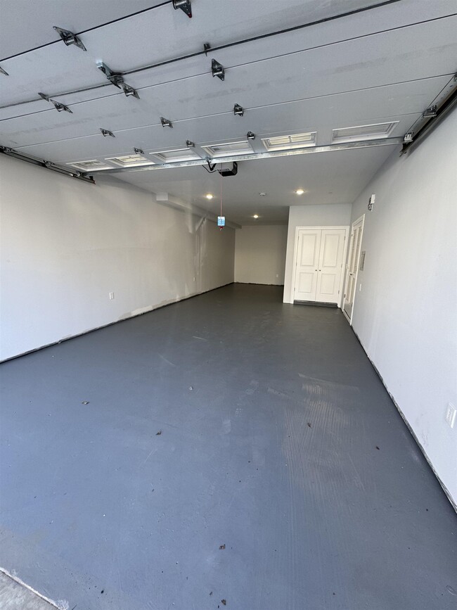 Building Photo - 832 S 19th St