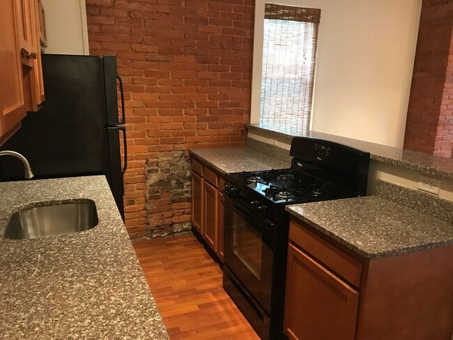 Building Photo - 3947 Mintwood St
