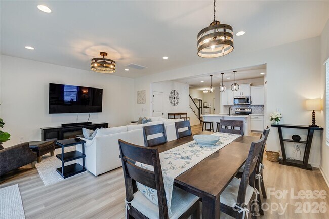 Building Photo - 12017 Basking Dr