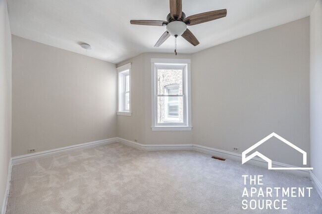 Building Photo - 2110 N Avers Ave