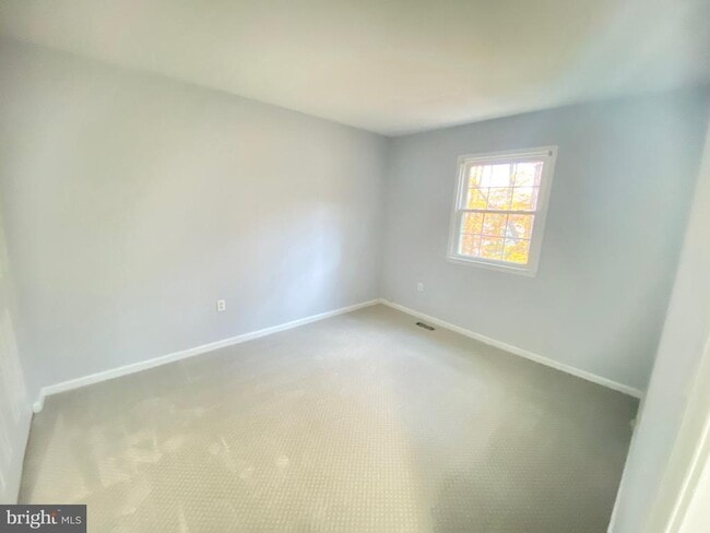 Building Photo - 9244 Sprucewood Rd