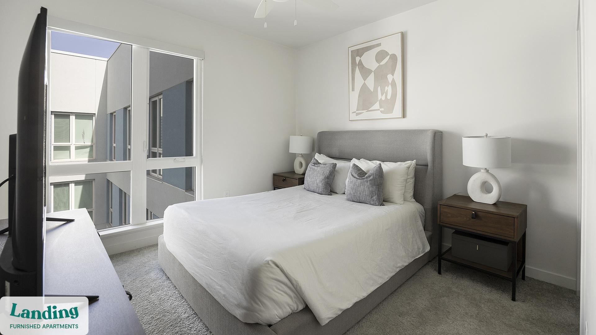 Building Photo - 707 S Farmer Ave