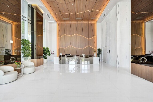 Building Photo - 1170 E Hallandale Beach Blvd