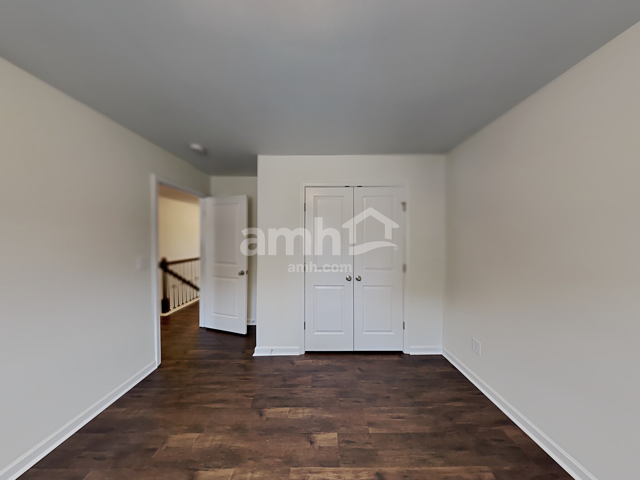 Building Photo - 1522 Balvaird Dr SE