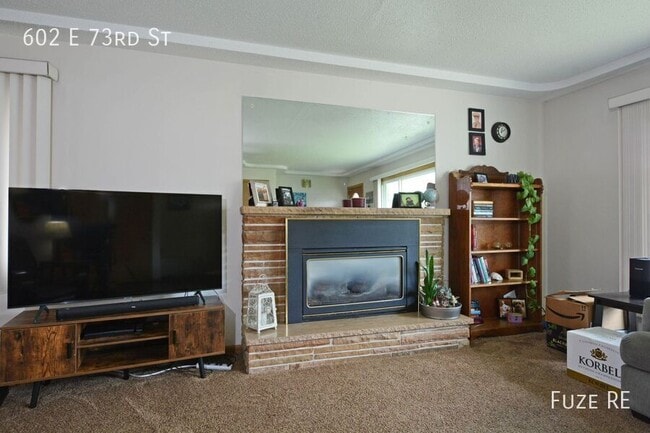 Building Photo - 602 E 73rd St