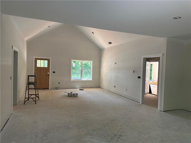 Building Photo - 2263 Hwy 19 N