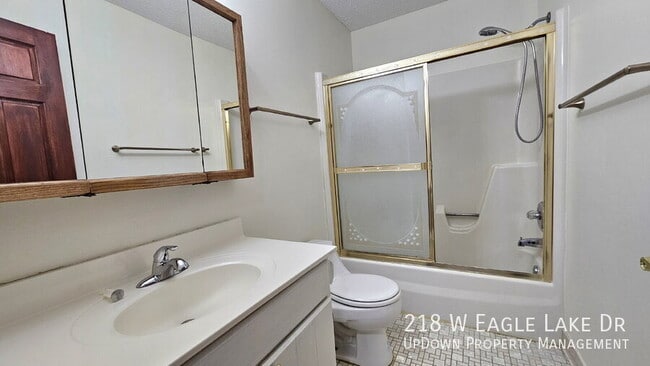 Building Photo - 218 W Eagle Lake Dr