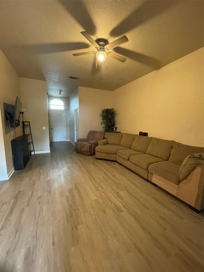 Building Photo - 161 Bunny Trail