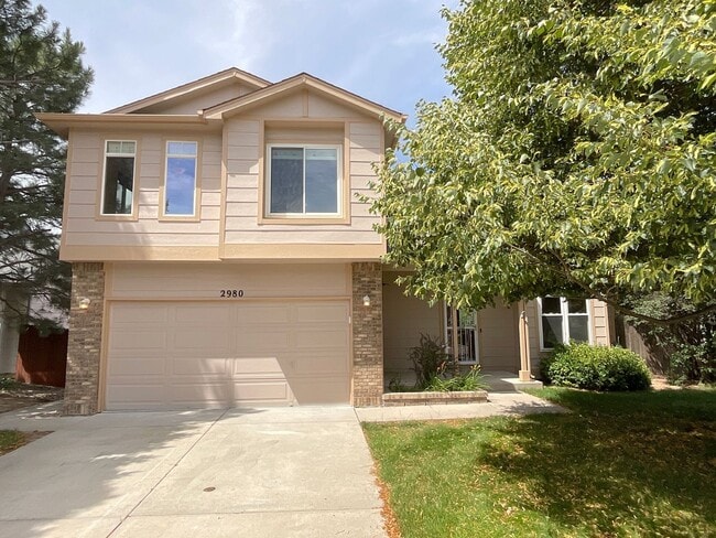 Primary Photo - 4 Bedroom Home Available Near Constitution...