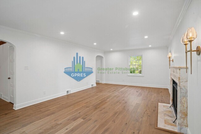Building Photo - Elegant Fox Chapel 4-Bedroom, 3.5-Bath Home