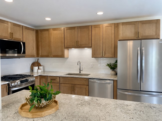 Kitchen (1st Floor) - 16180 Apple Ln