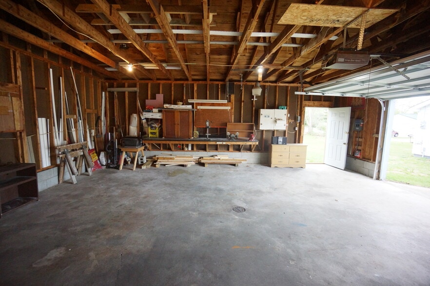 the garage - 117 Cherry St