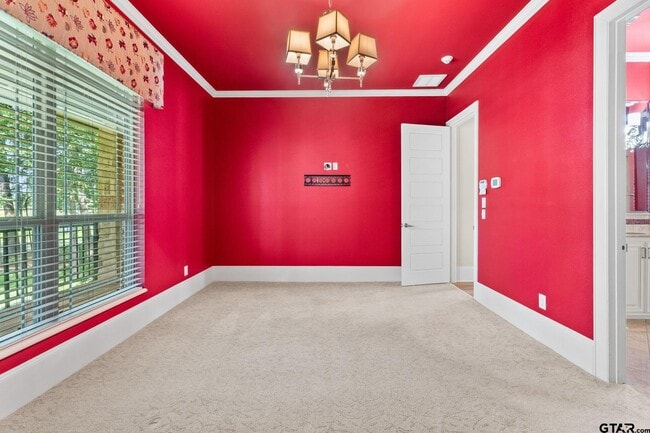 Building Photo - 440 Bunker Dr