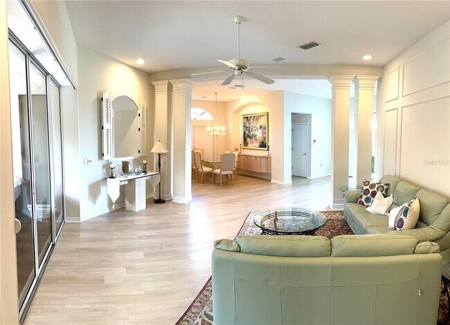 Building Photo - 8870 Huntington Pointe Dr