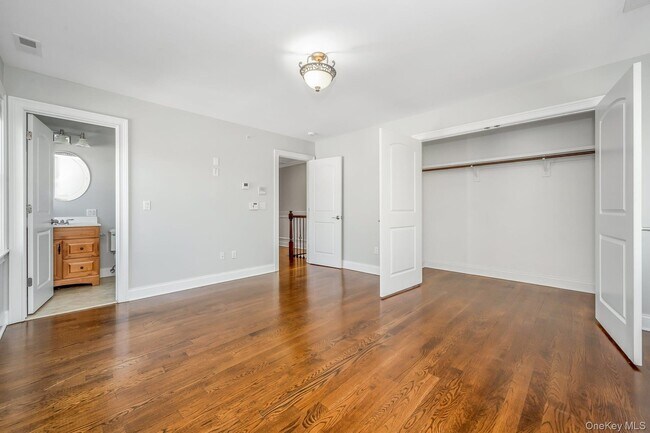 Building Photo - 85 Park Ave