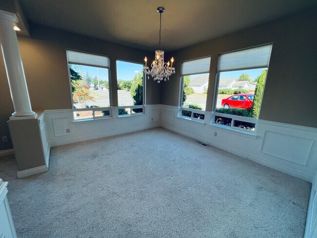 Building Photo - Beautiful 4 bedroom, 3 bath Mount Vernon Home