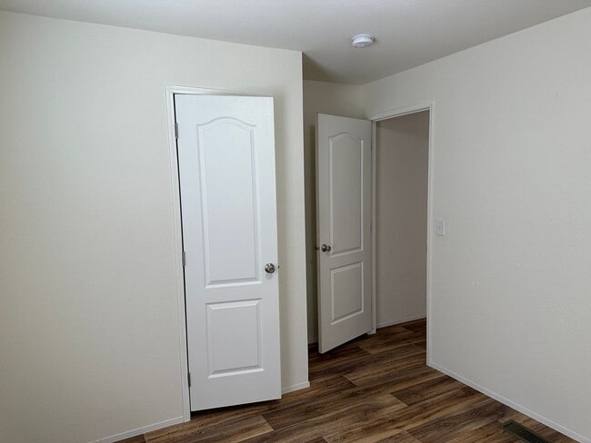 Building Photo - Newer 3 bedroom 2 bathroom house in Thurston!