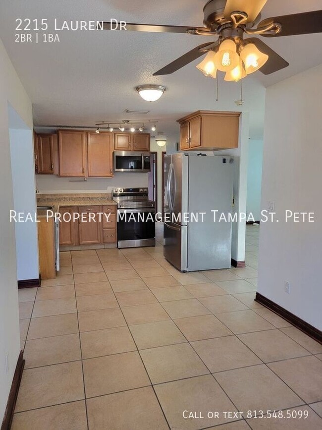 Building Photo - 2215 Lauren Dr