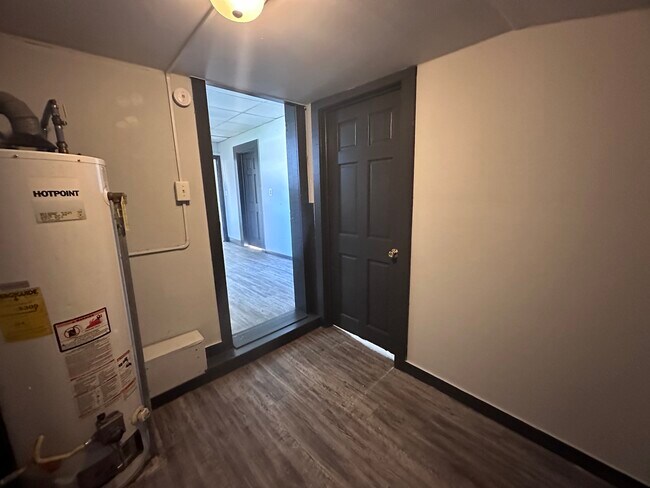 Building Photo - 612 South-