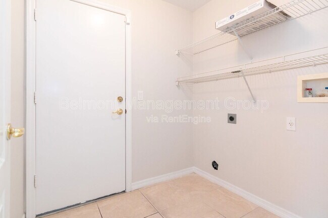 Building Photo - 9853 Portofino Dr