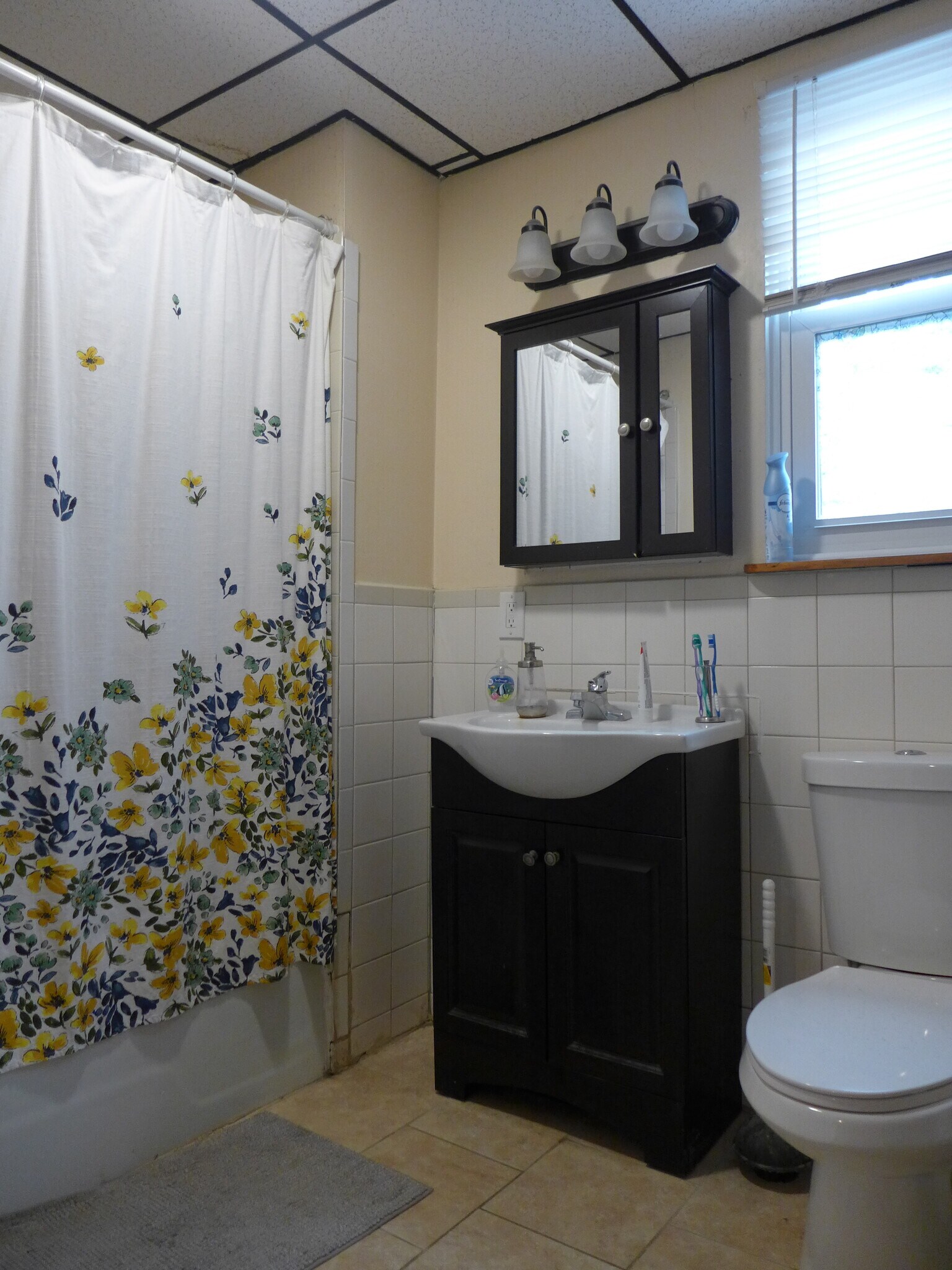 Building Photo - 832 Parker St