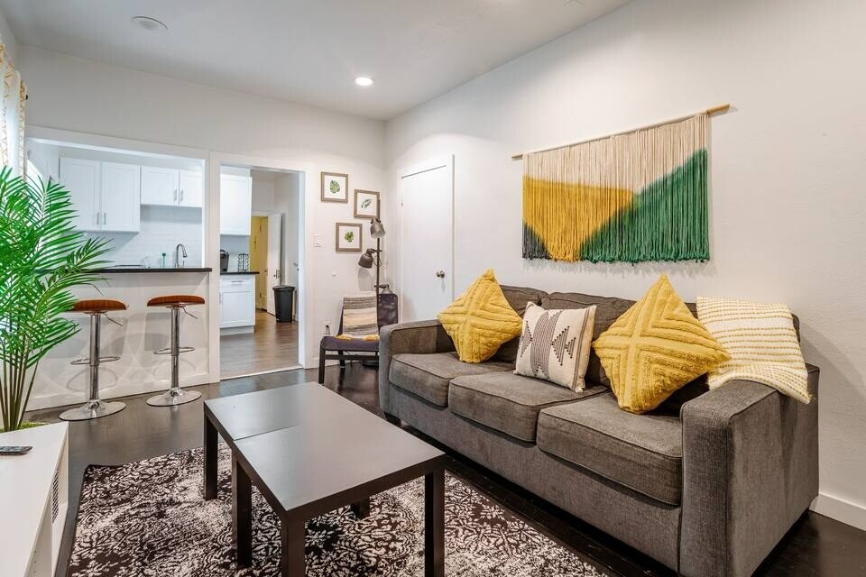 Building Photo - 1806 Washington Way