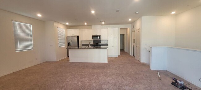 Building Photo - Beautiful condo in Eastvale