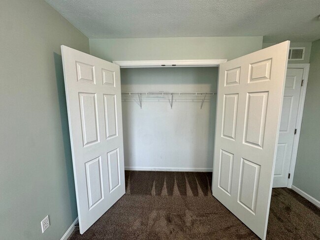 Building Photo - Move-In Ready Wexford Home Featuring Modern Updates and an Attached Two-Car