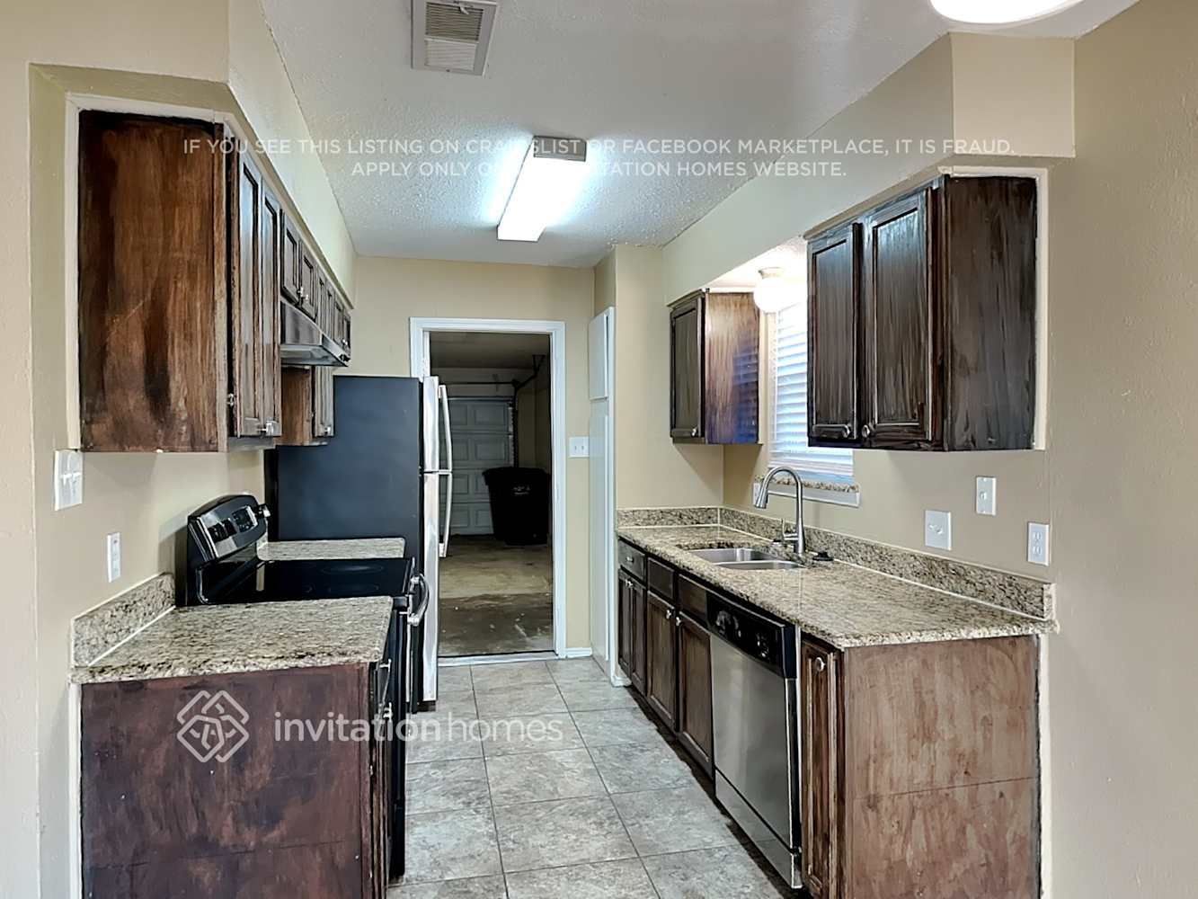 Building Photo - 4640 Wineberry Dr