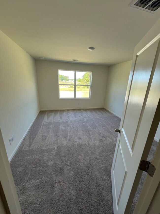 Building Photo - 604 Scarlett Maple St