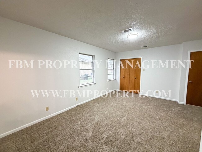 Building Photo - 1608 Nichols St