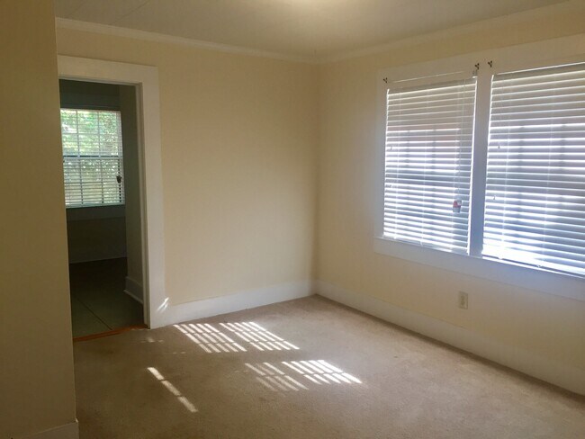 Building Photo - 3 bed 2 bath home - close to Troy University