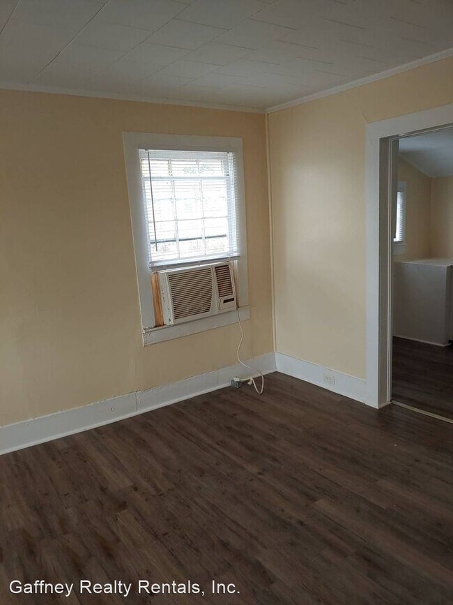 Building Photo - 1 br, 1 bath House - 622 Asbury Road