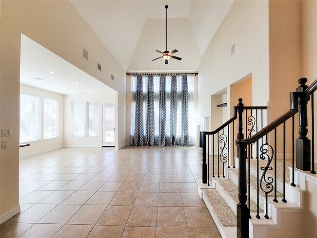 Building Photo - 2822 Ember Pass Ln