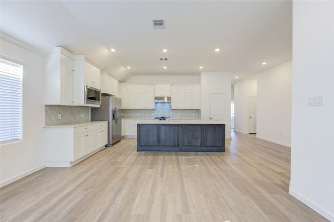Building Photo - 30347 Tall Fescue Dr