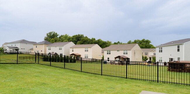 Building Photo - Beautiful House- Perfect for an Executive ...