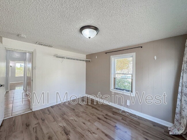 Building Photo - 3515 S 2300 E