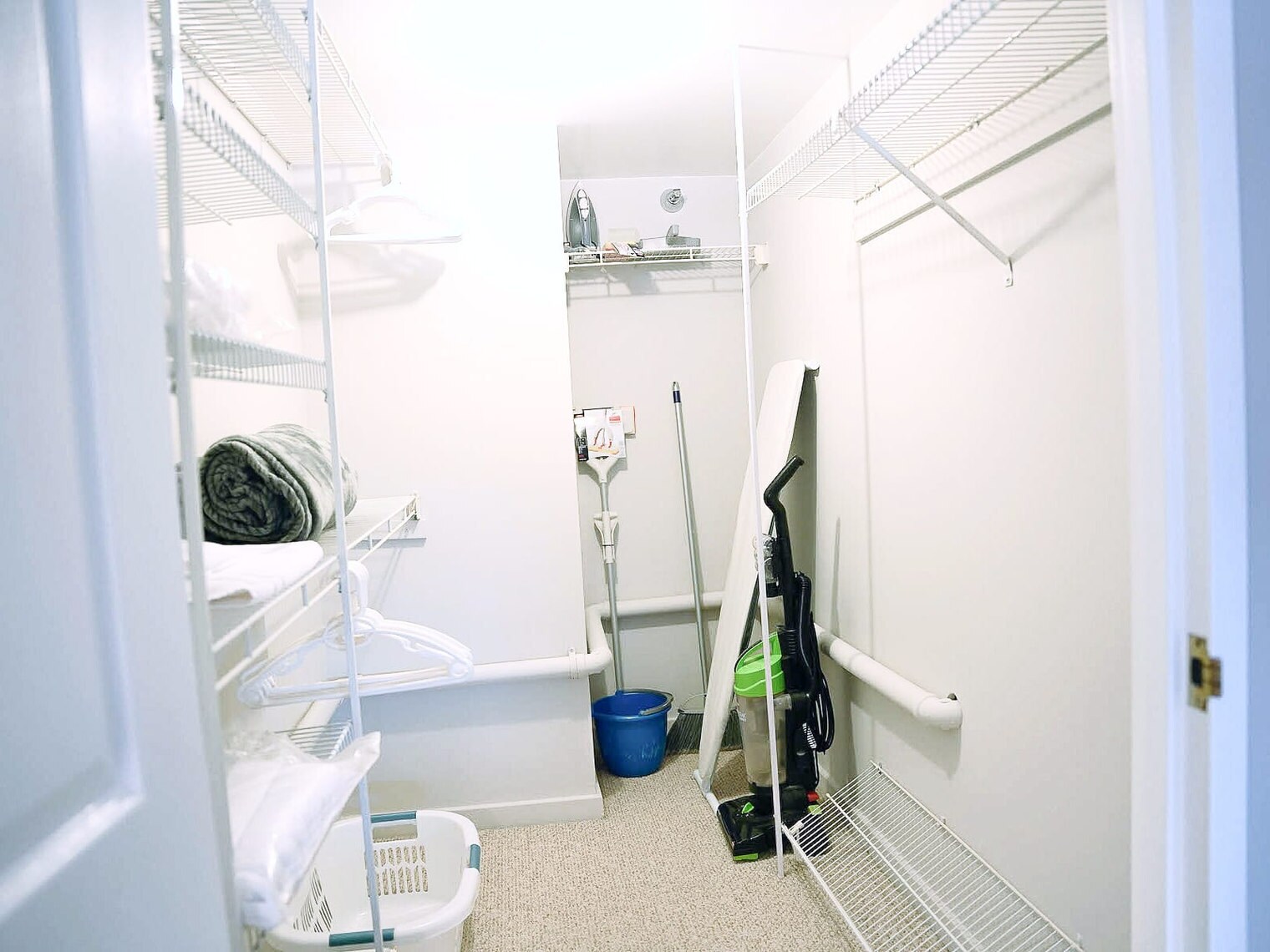 Building Photo - 127 Greyrock Pl