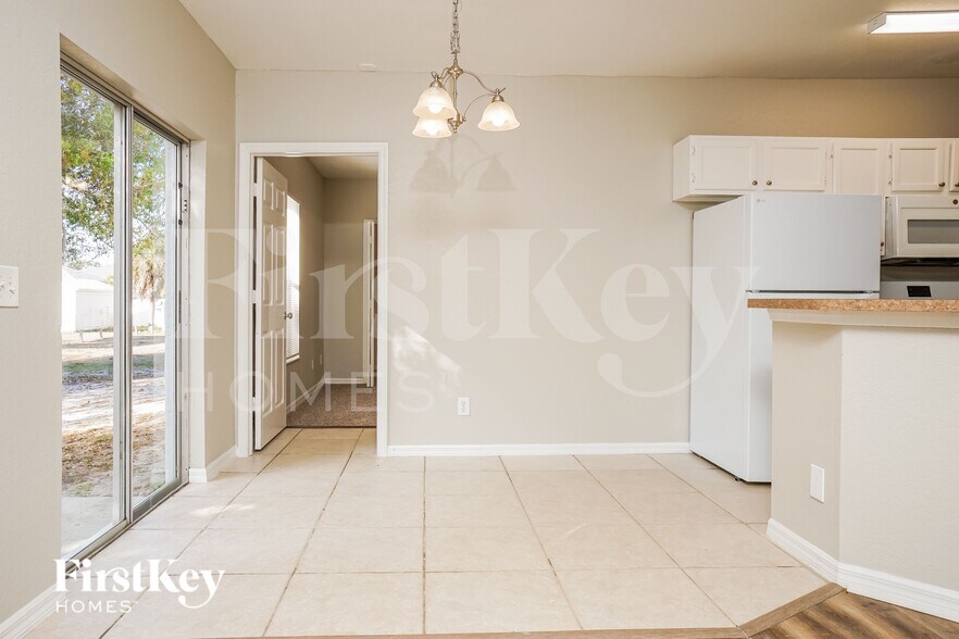 Building Photo - 3291 Moravia Ave