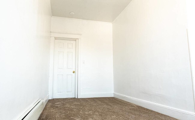 Building Photo - 14 Horton Ave