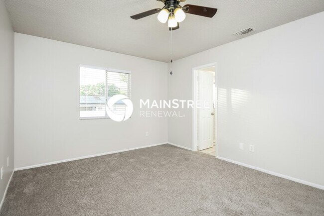 Building Photo - 3 Bedroom Pet-Friendly Home in OCOEE, FL with Main Street Renewal