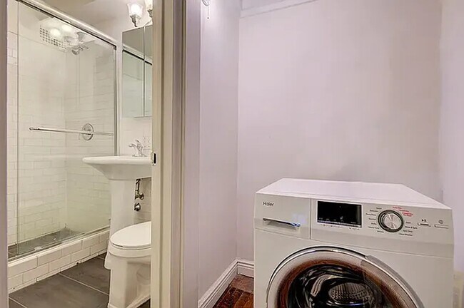 Building Photo - 314 W 58th St